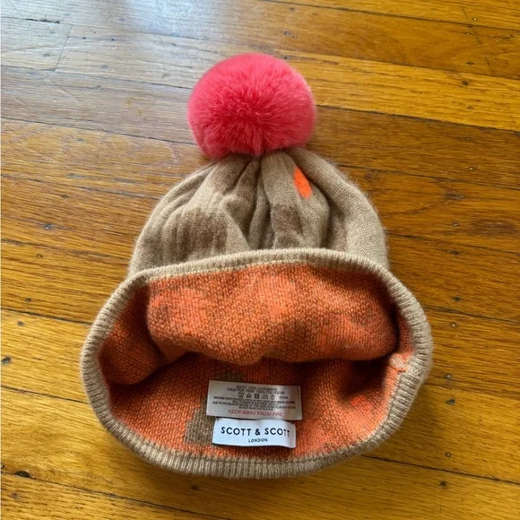 SCOTT & SCOTT LONDON Tan and Pink Pom-Pom Hat (100% Cashmere!) Alashan Cashmere 100% Cashmere Luxe Ribbed Fox Pompom Hat  main image 4